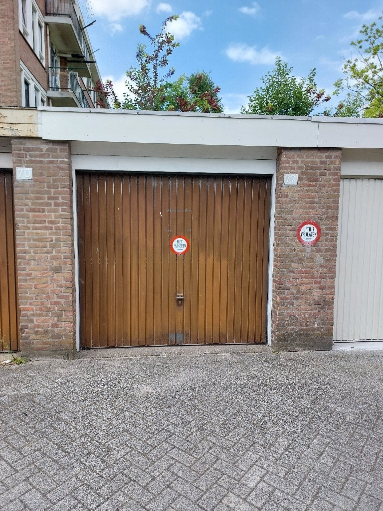 Te huur of te koop droge garagebox opslagruimte Rotterdam