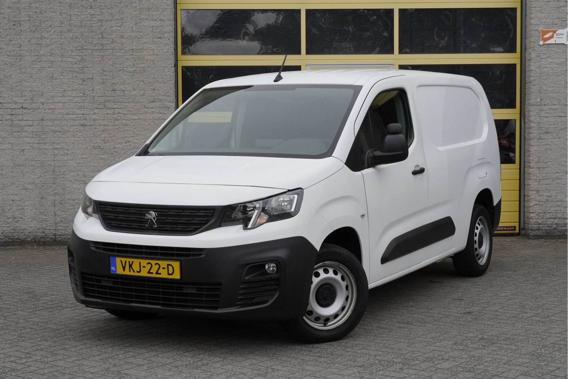 Peugeot Partner 1.5 BlueHDI L2H1 Premium Long BJ2021 Navi |, Voorwielaandrijving, Gebruikt, 4 cilinders, Wit
