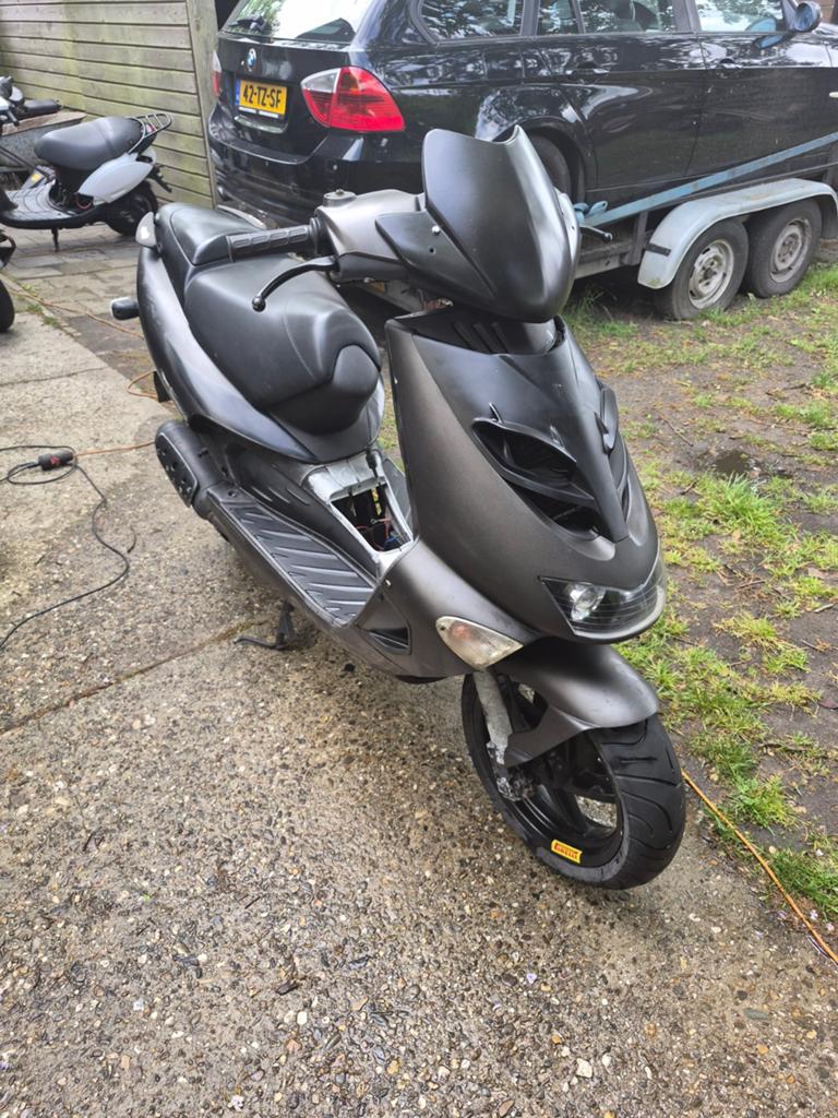 Aprilia SR 50 Scooter met 70cc en binnenrotor, Fietsen en Brommers, Scooters | Aprilia, Ophalen, Gebruikt, Benzine, SR 50