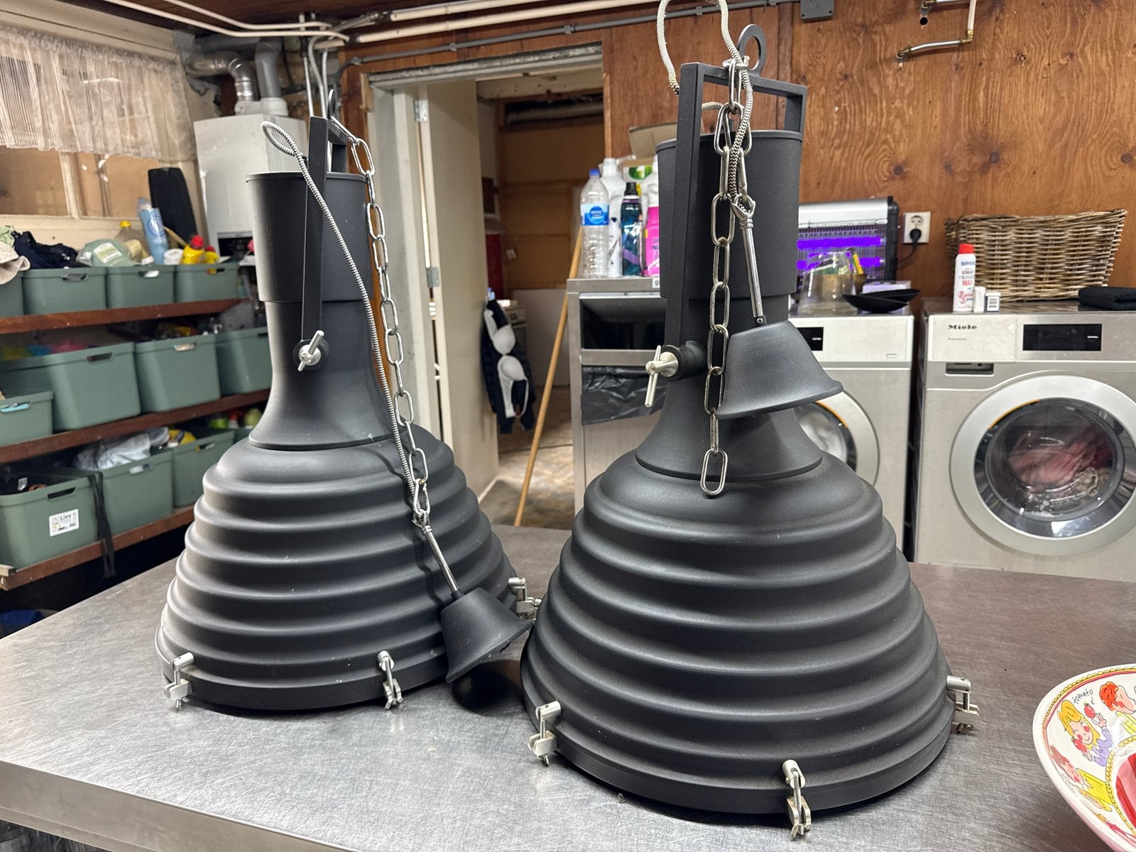 2x Grote industriële QAZQA hanglampen zwart – set, Ophalen, Gebruikt, Metaal, 50 tot 75 cm