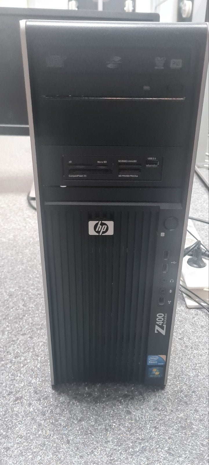 aangeboden Hp Z400 Workstation systeemkast met waterkoeling., Computers en Software, Ophalen, Gebruikt, HDD, Met videokaart