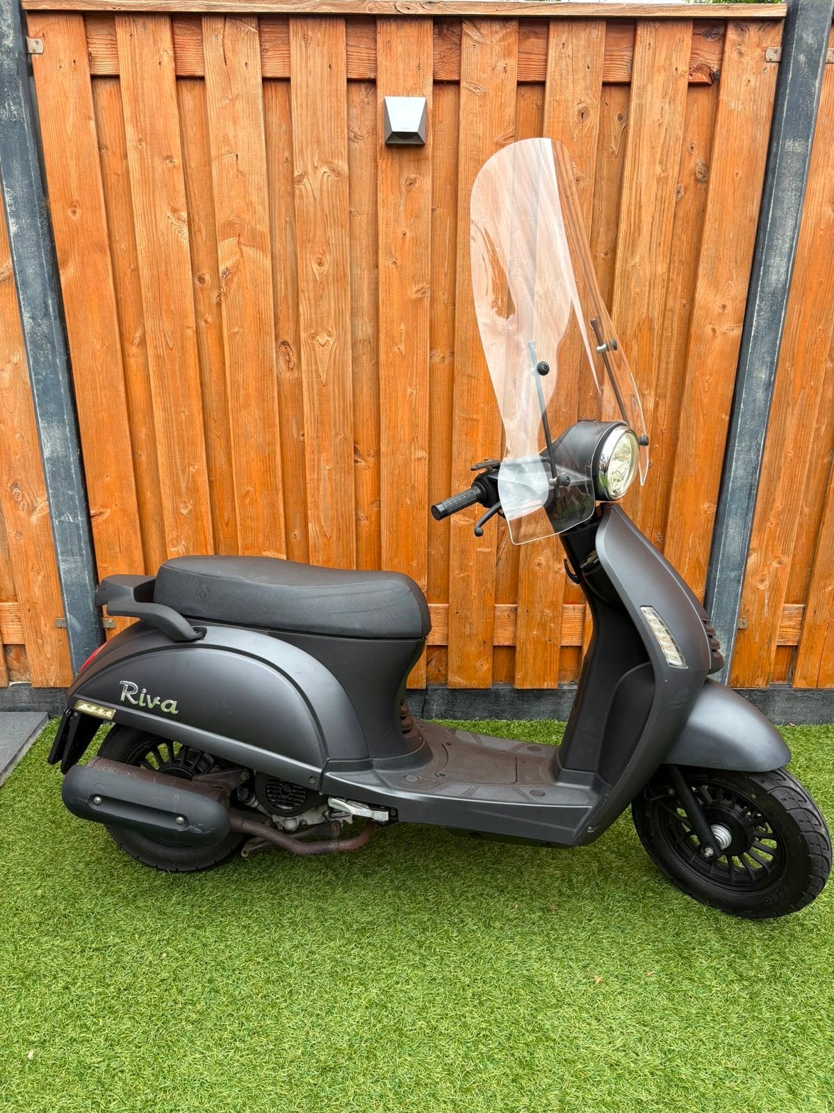 Riva Scooter Mat Zwart, Fietsen en Brommers, Snorfietsen en Snorscooters, Ophalen, Gebruikt, Benzine, Overige merken