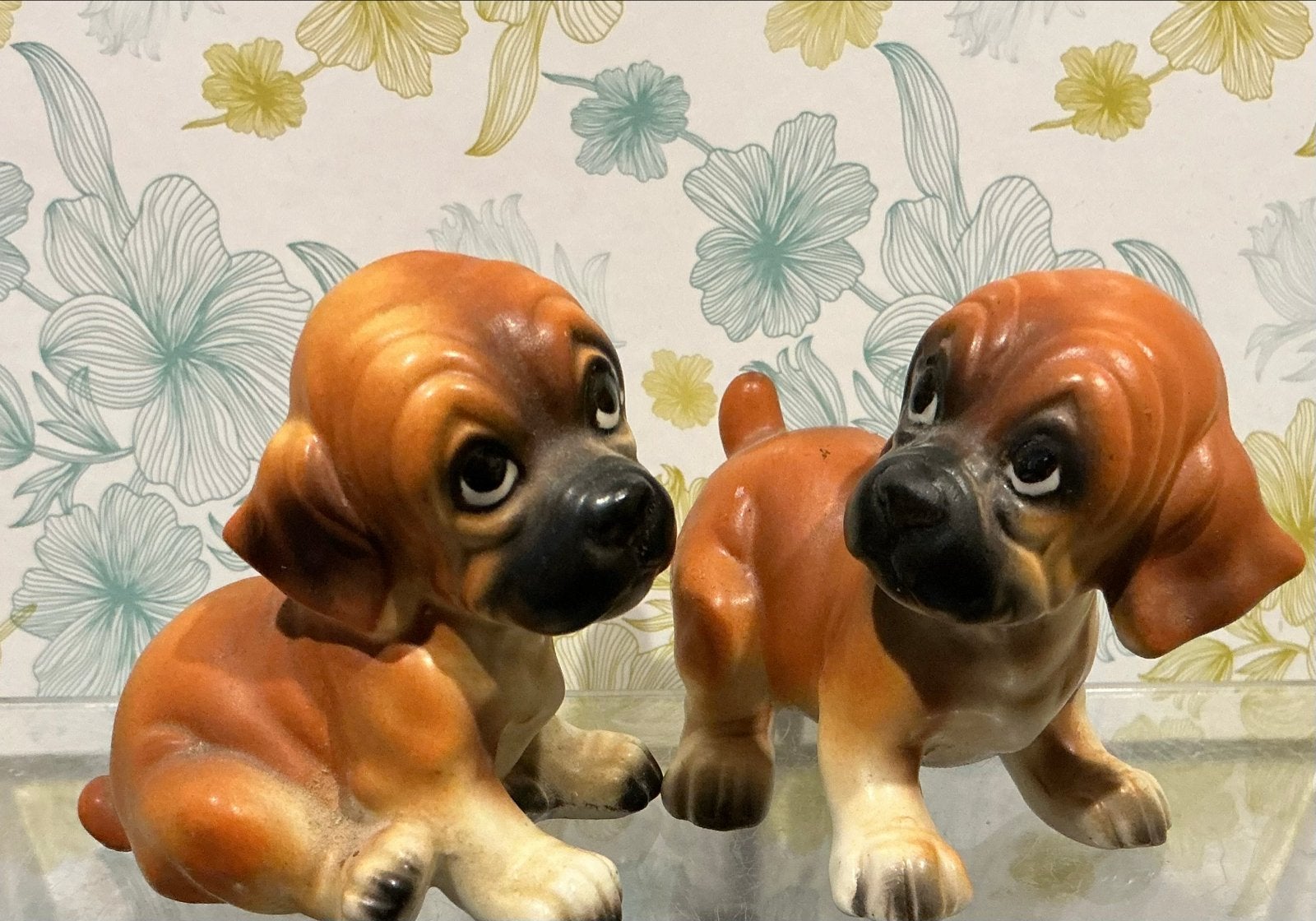 Set van 2 Vintage Vaga International Boxer Puppy Beeldjes, Verzenden, Gebruikt, Hond of Kat, Beeldje of Figuurtje