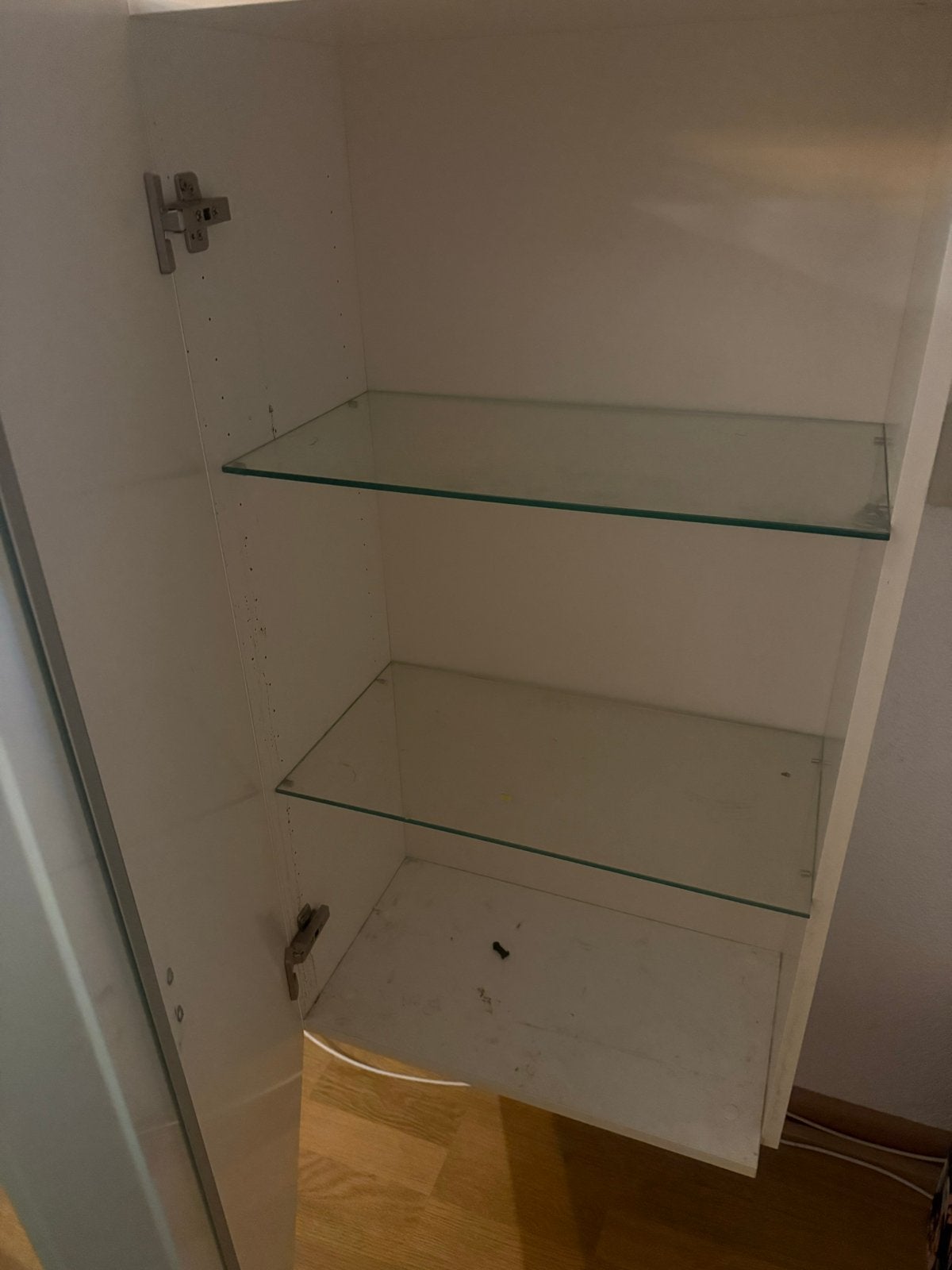 Witte kast met glazen planken, Ophalen, Gebruikt
