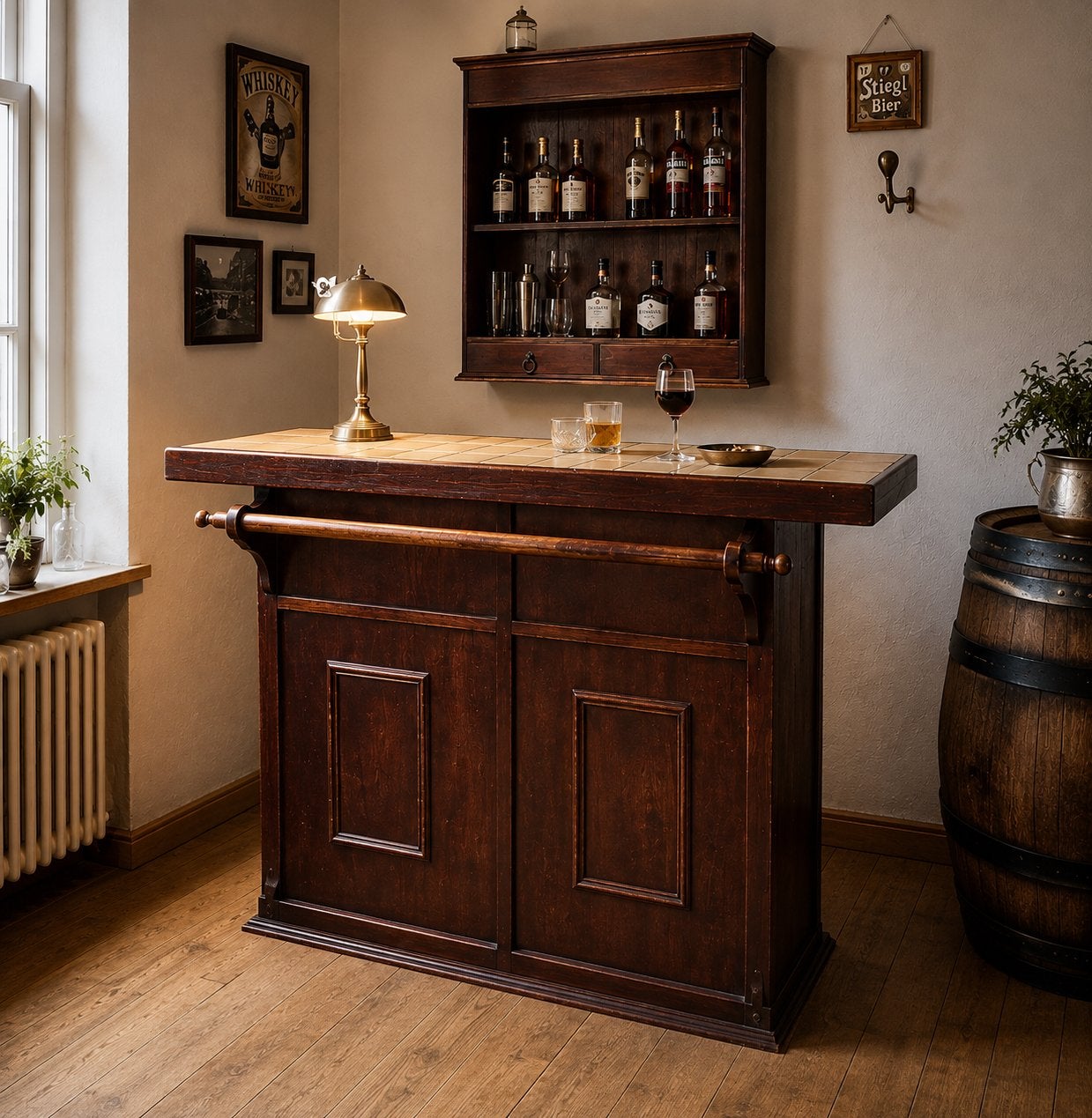 Klassieke houten bar met flessenrek., Ophalen, Gebruikt
