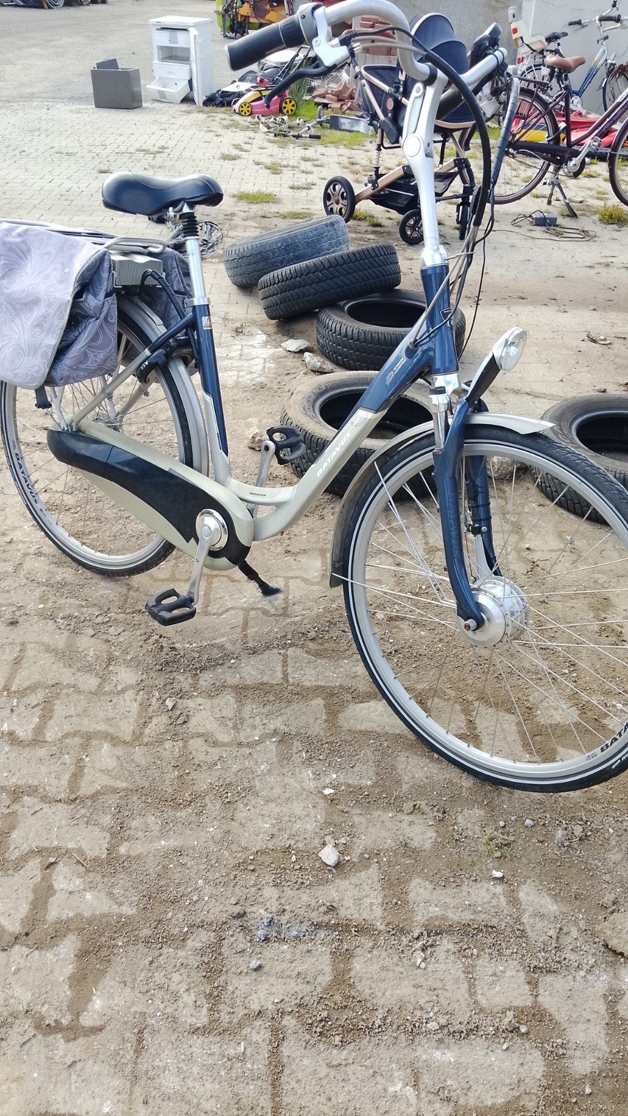 Batavus elektrische fiets met fietstassen