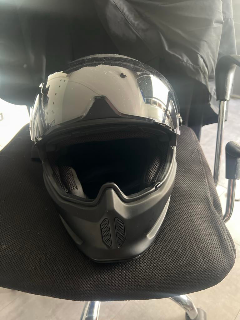 Mooie motorhelm met getint vizier en werkende cardio, maat L, Heren, Integraalhelm, L, Tweedehands