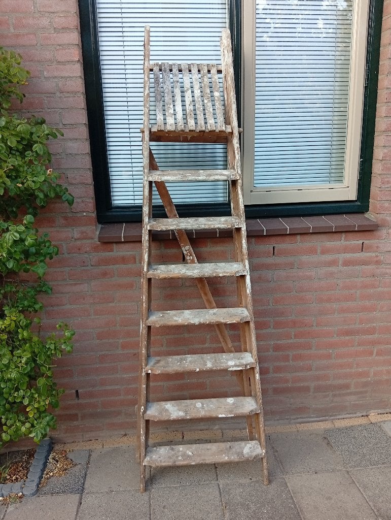 vintage houten schilderstrap  7 treden met plateau, Ophalen