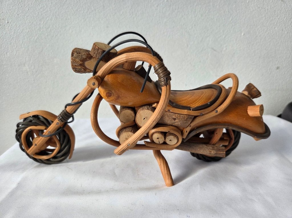 handmade wooden chopper motorcycle, Boeken, Ophalen of Verzenden, Gelezen