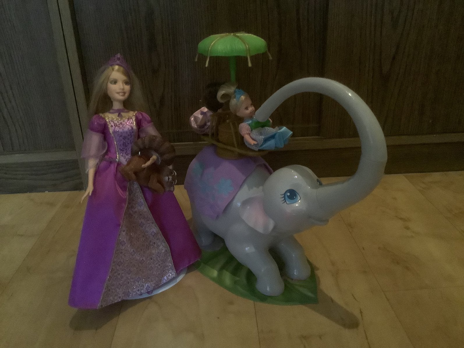 Barbie island Prinses Tika Elephant inter active Rotating, Verzamelen, Poppen, Verzenden, Zo goed als nieuw