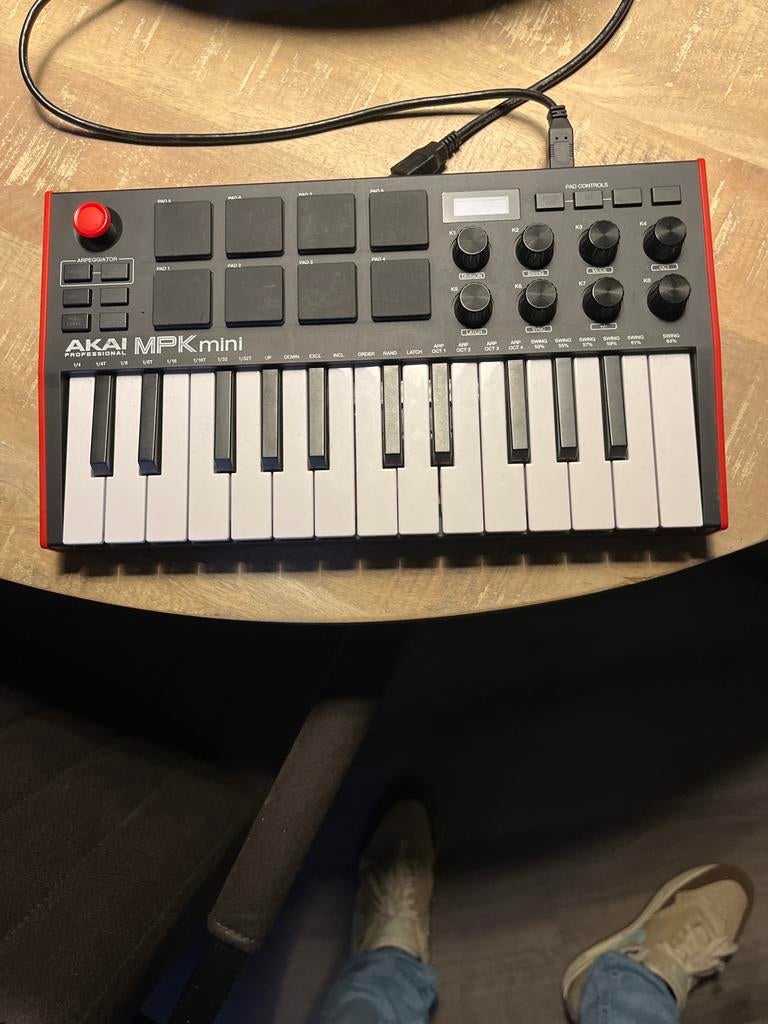 AKAI MPK mini MIDI-controller, Muziek en Instrumenten, Keyboards, Overige aantallen, Zo goed als nieuw, Aanslaggevoelig, Ophalen