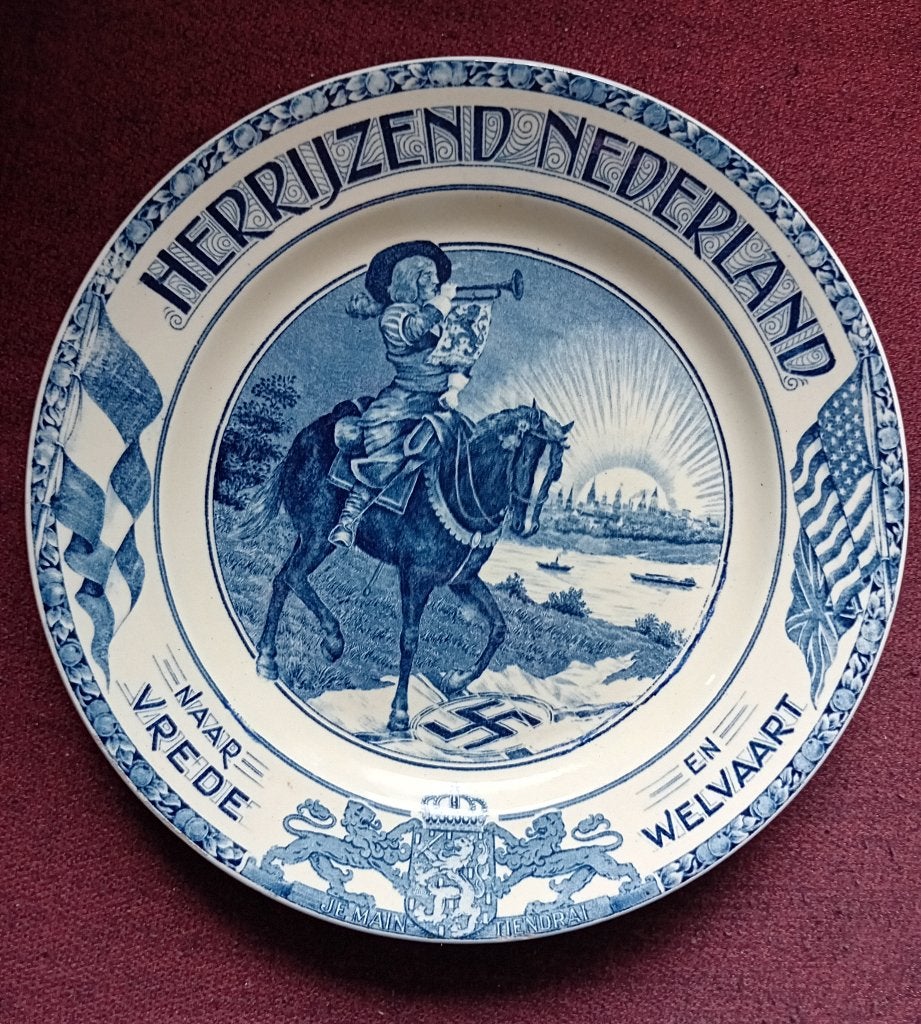 wandbord herrijzend nederland naar vrede en welvaart 1945, Antiek en Kunst, Antiek | Wandborden en Tegels, Verzenden