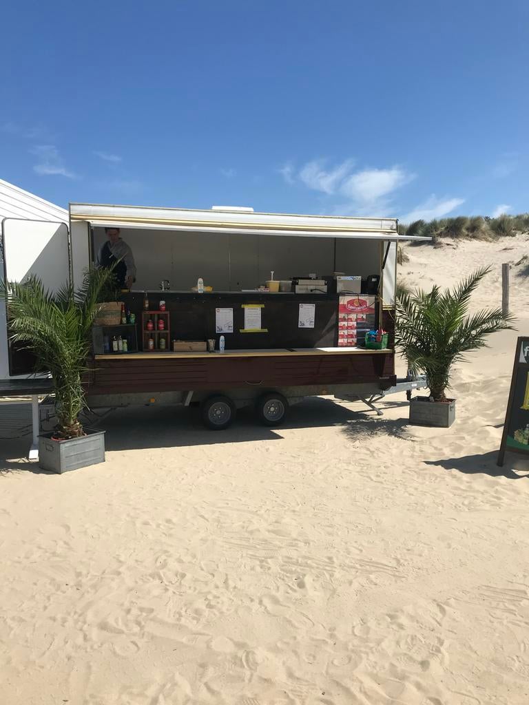 Complete Foodtrailer met Barblad en Groot Verkoopluik, Ophalen