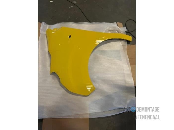 Scherm links-voor van een Opel Vivaro (RAL1032), -, -, Opel, Nieuw