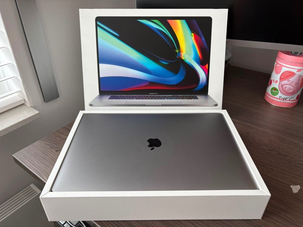 Macbook 16-inch, 2019, Computers en Software, 2 tot 3 Ghz, Qwerty, 512 GB, Zo goed als nieuw