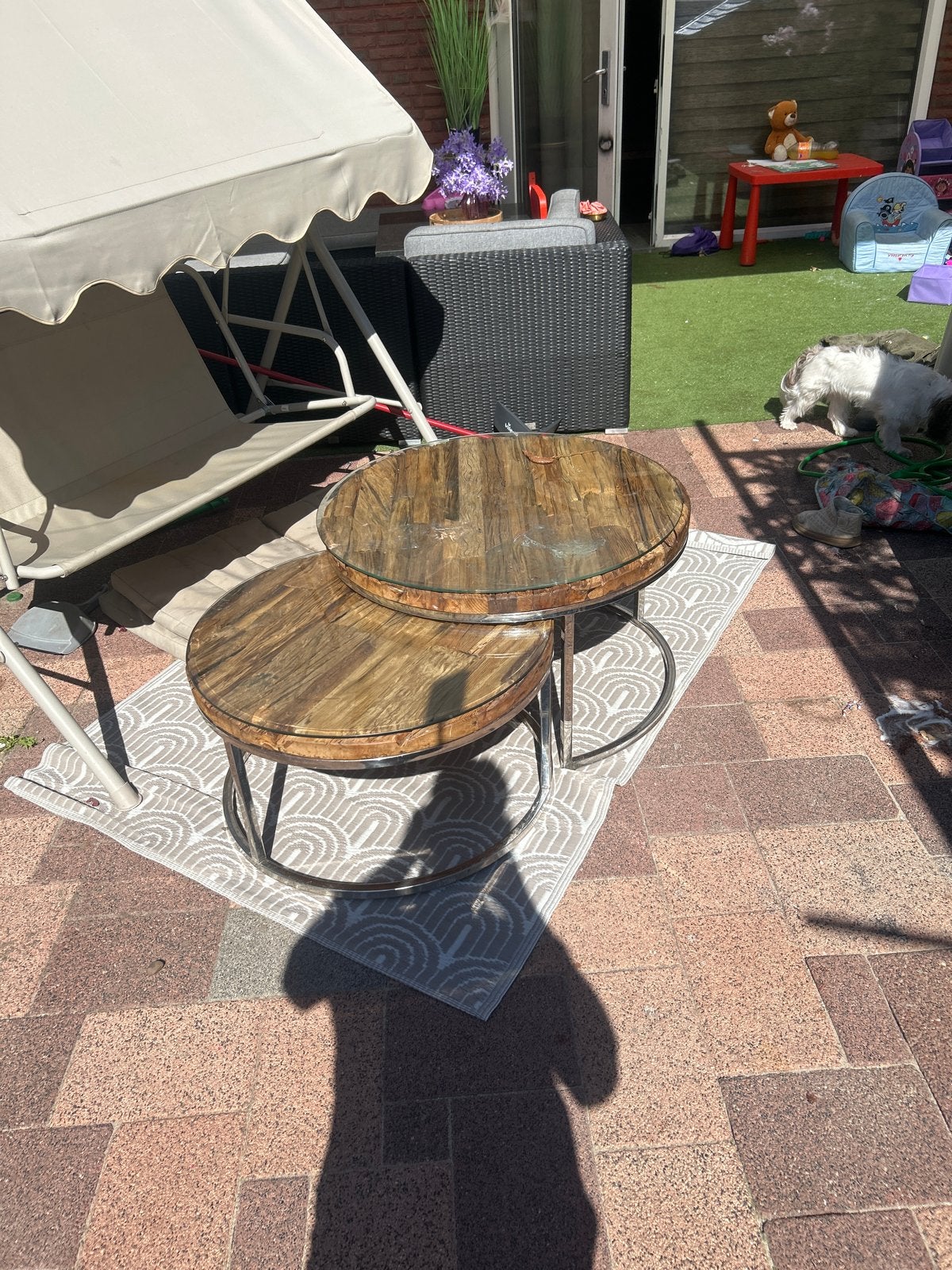 Set van 2 ronde salontafels met houten blad en metaal, Huis en Inrichting, Tafels | Salontafels, Gebruikt, Rond, 5 – 50, Overige houtsoorten
