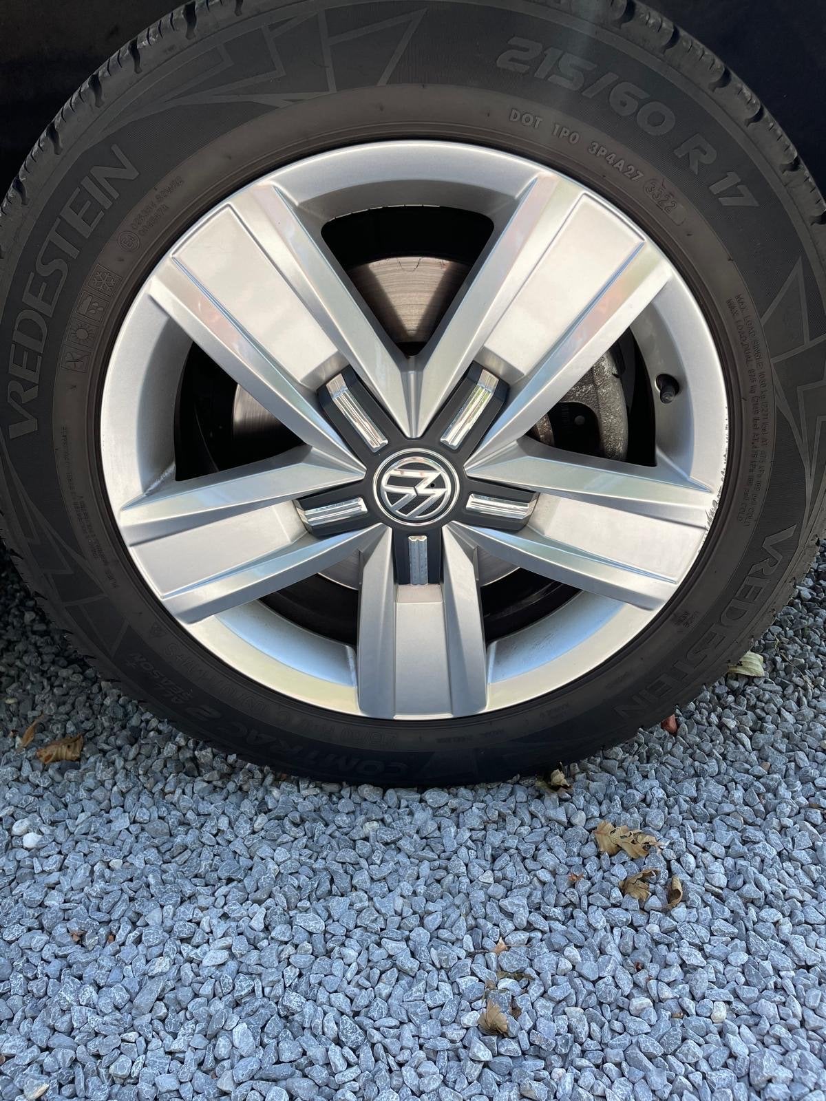 Aluminium velgen met 4 seizoenen banden (APK-gekeurd), Ophalen, Banden en Velgen, 17 inch, All Season
