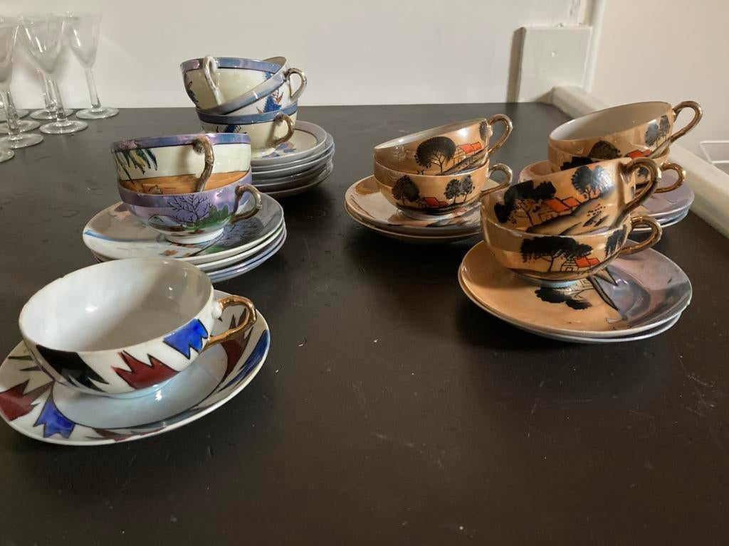 Kopjes en schoteltjes van heel dun eierporselein, Ophalen of Verzenden