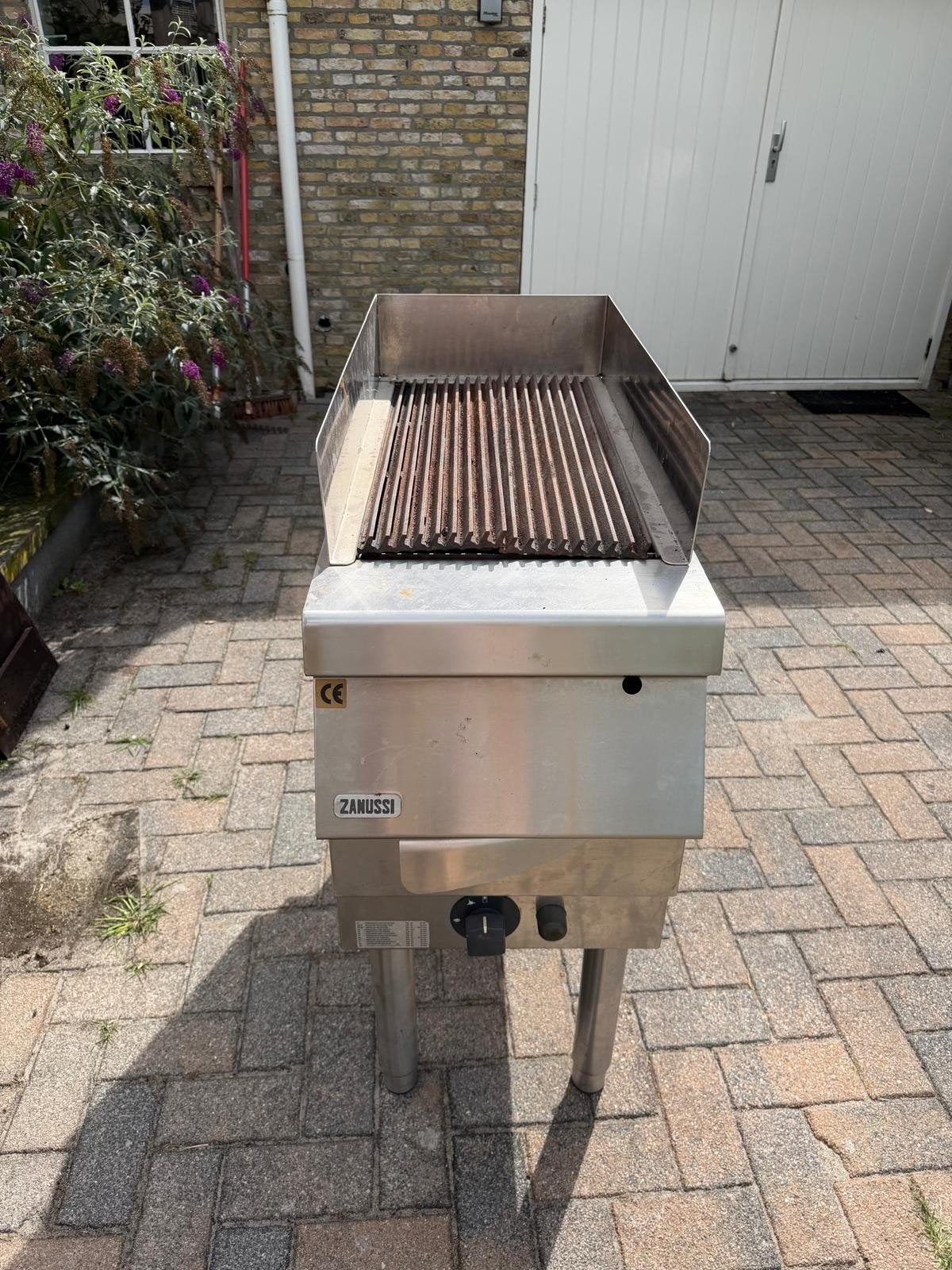 Zanussi 90 lijn grill, bakplaat op gas met onderstel, Ophalen, Fornuis, Frituur en Grillen