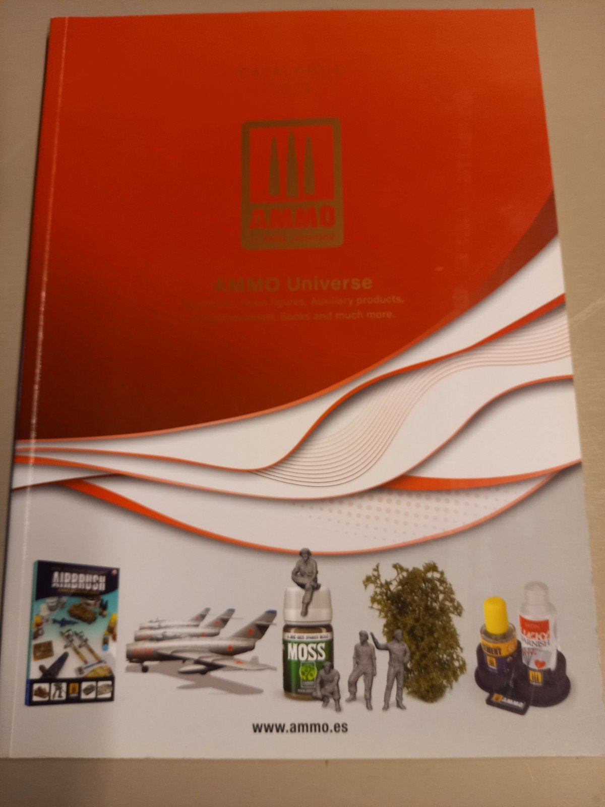 AMMO by Mig Jimenez Catalogus 2023 - Modelbouw, Boeken, Literatuur, Zo goed als nieuw, Europa overig, Ophalen of Verzenden