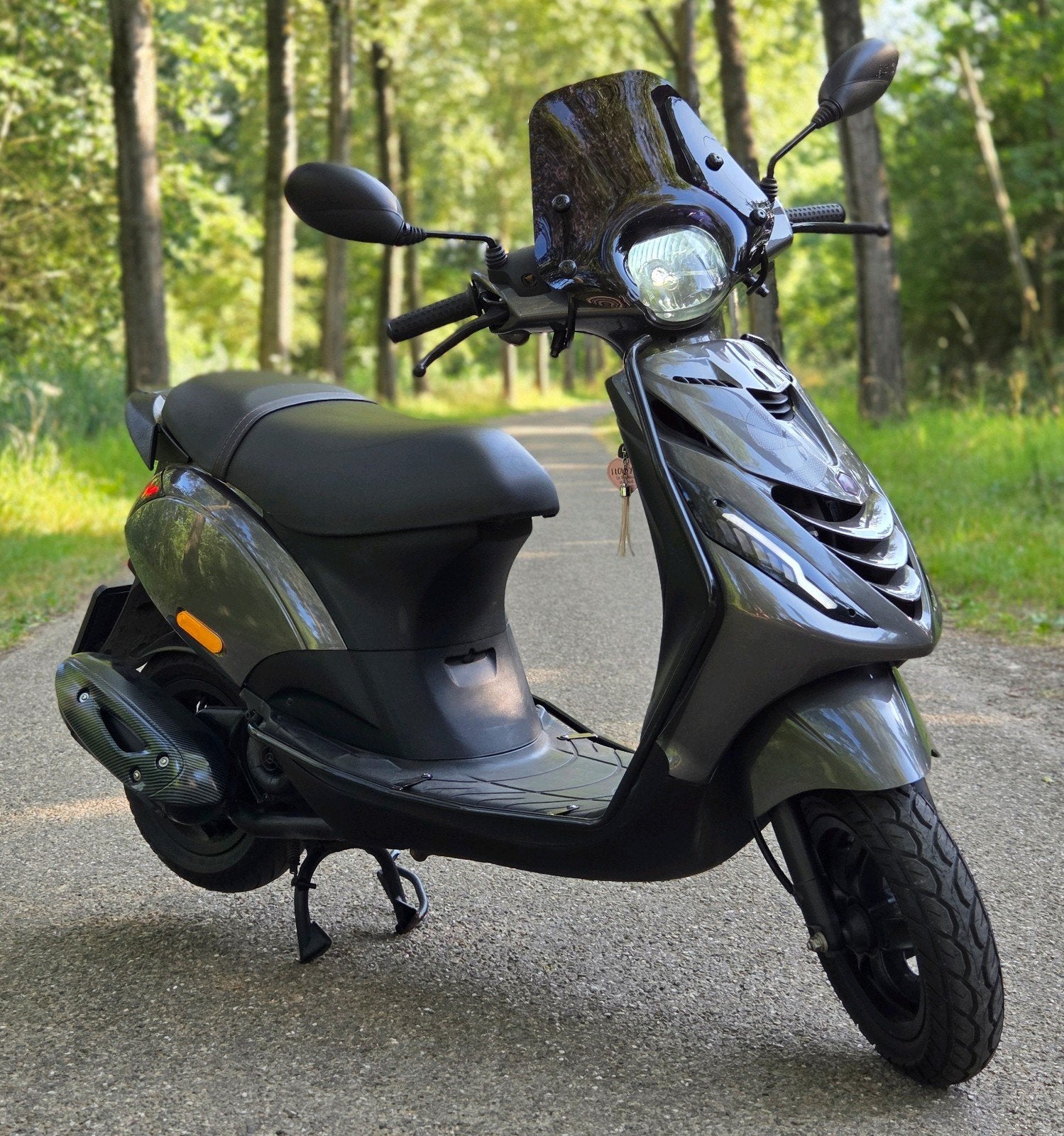SUPERNETTE PIAGGIO ZIP 4T 3V 2022 Full Option Porsche Grijs, Ophalen, Zip, Zo goed als nieuw, Benzine