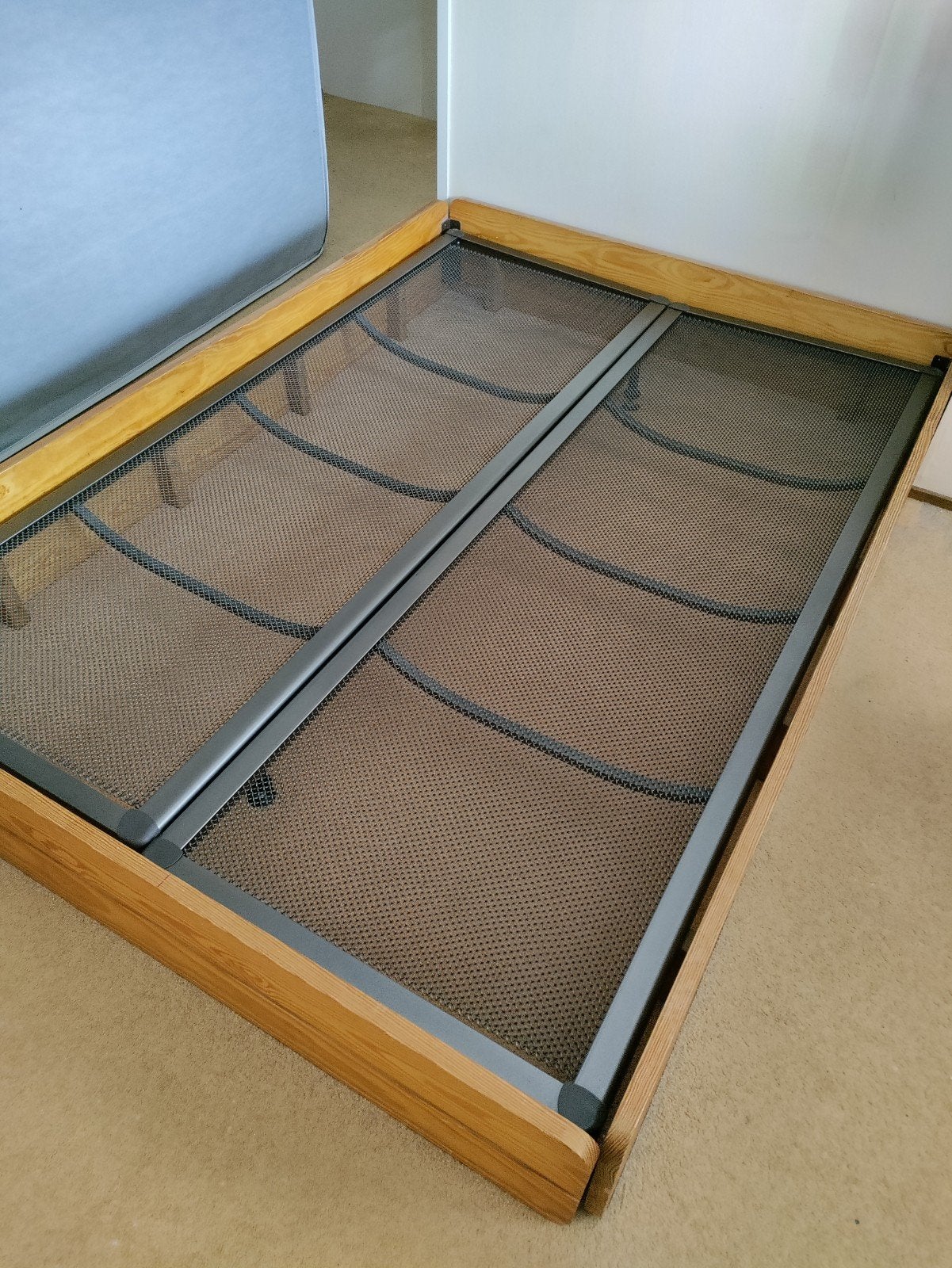Houten tweepersoonsbed (twijfelaar) met spiraalbodem en nach, Ophalen, Gebruikt, Bruin, Tweepersoons