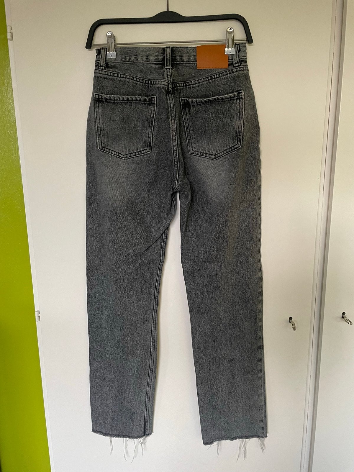 LA Sisters jeans grijs, Kleding | Dames, Ophalen of Verzenden, Zo goed als nieuw, Grijs, W28 - W29 (confectie 36)