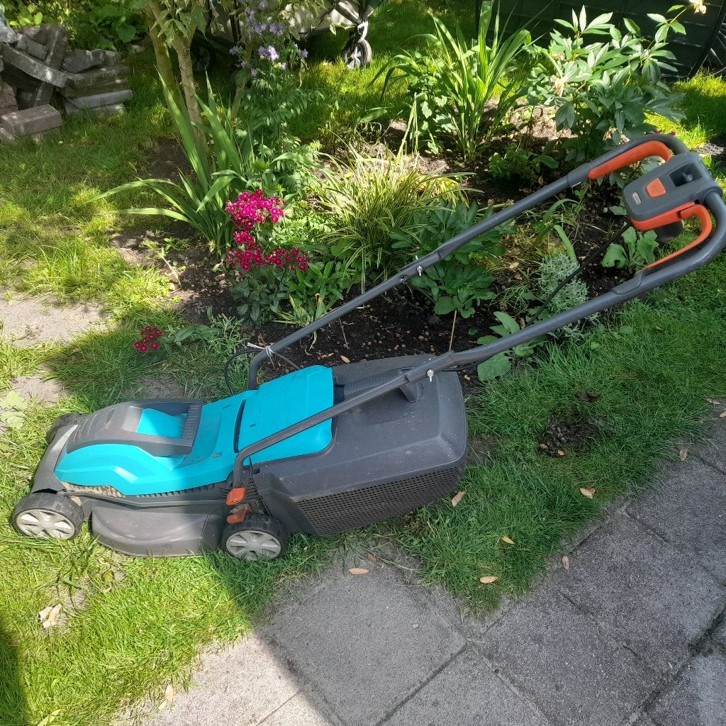 Gardena grasmachine, Ophalen, Elektrische grasmaaier, Zo goed als nieuw, Opvangbak