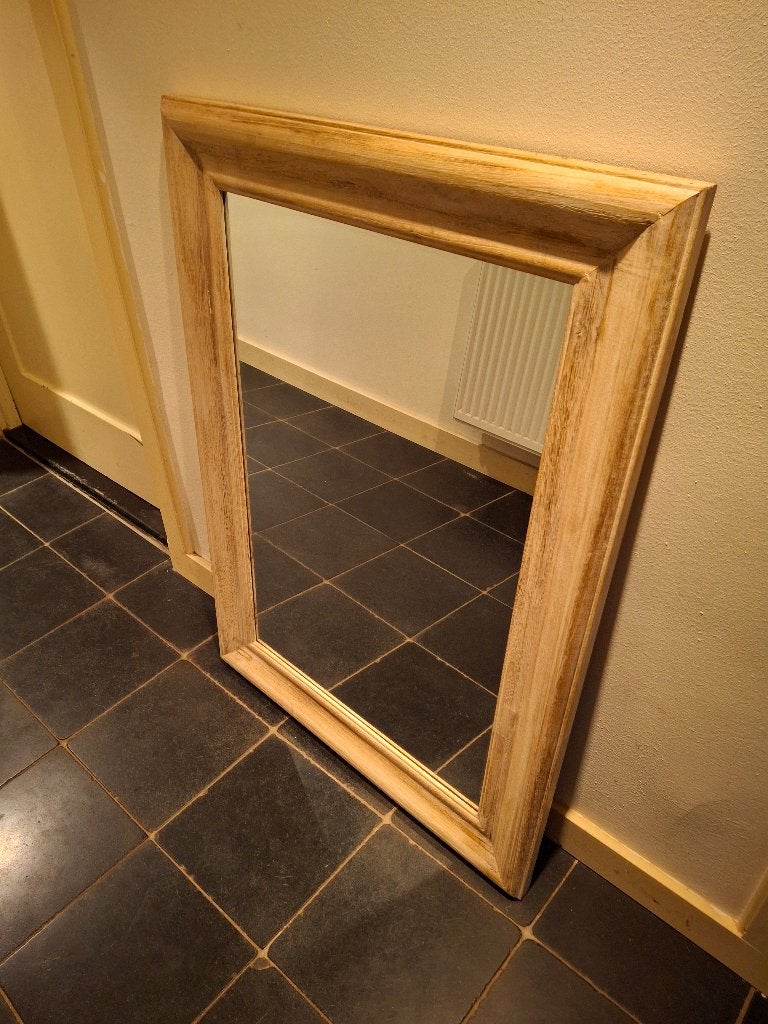 Blank houten spiegel, Huis en Inrichting, Woonaccessoires | Spiegels, Ophalen, 100 tot 150 cm, Zo goed als nieuw, 75 tot 100 cm