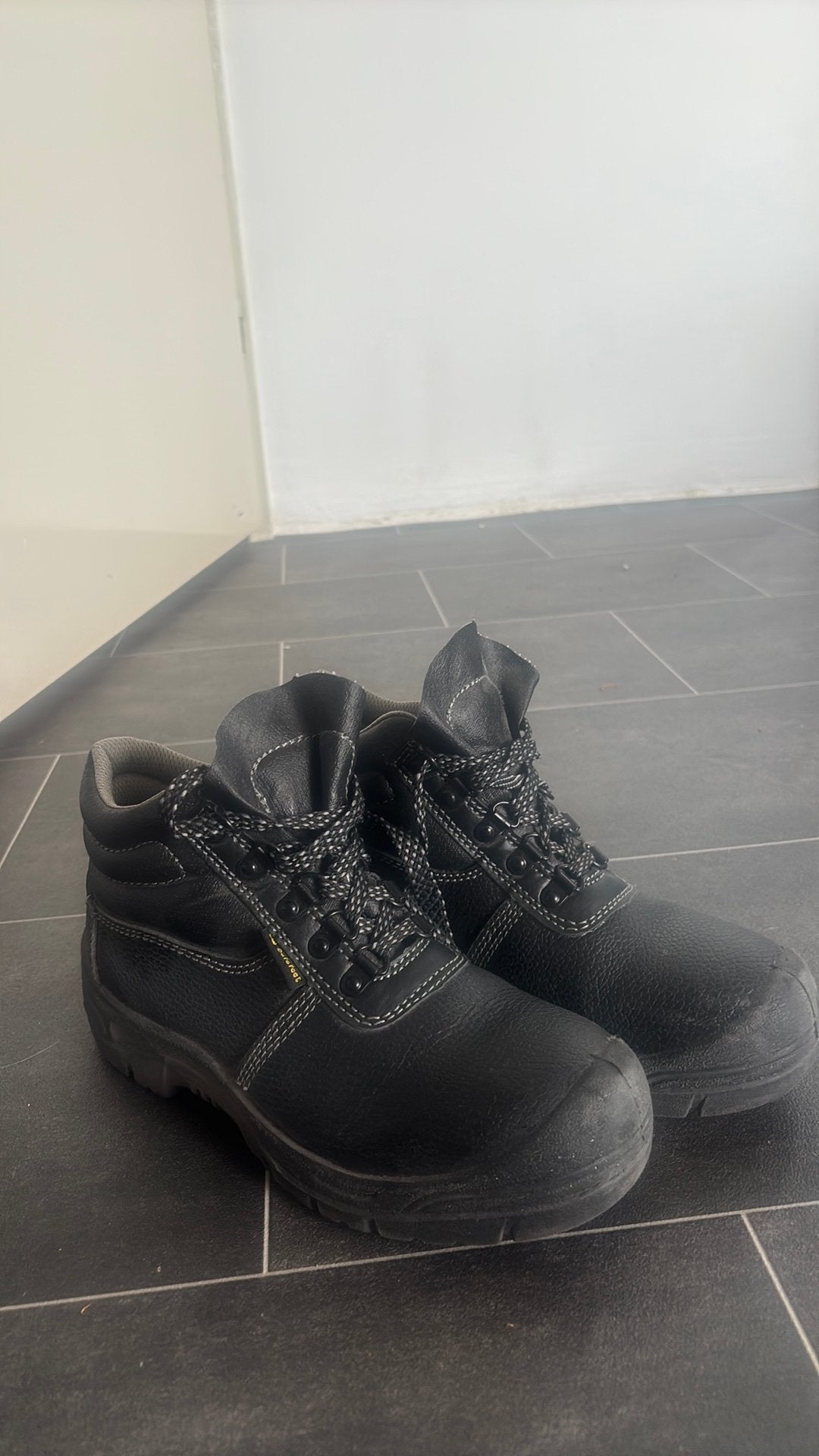 Werkschoenen, maat 37, Ophalen of Verzenden, Gebruikt