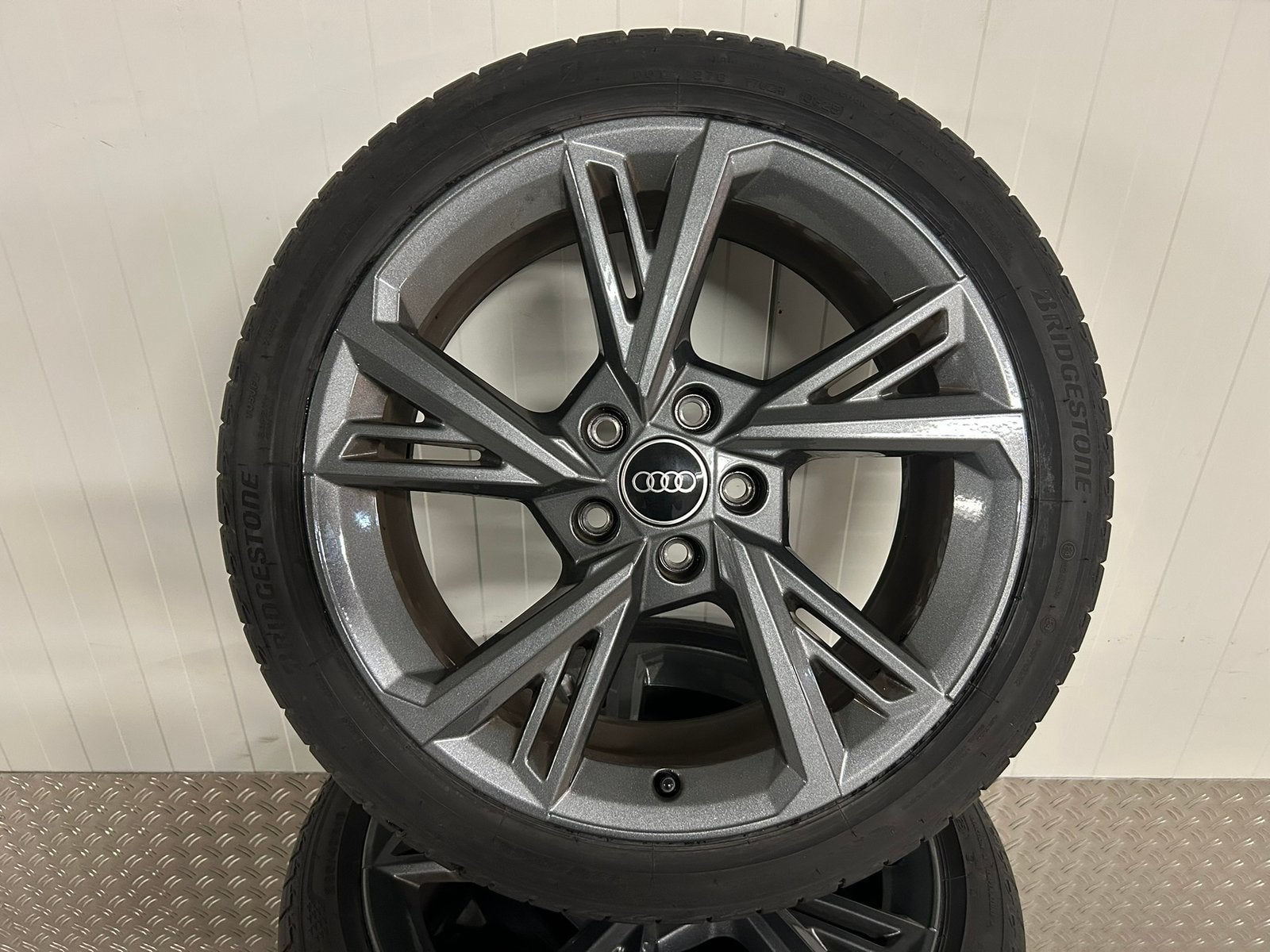 Originele Audi A3 S3 8Y 8V 8P 18 inch 5x112 Bridgestone AO, Ophalen, Gebruikt, Banden en Velgen, Personenwagen