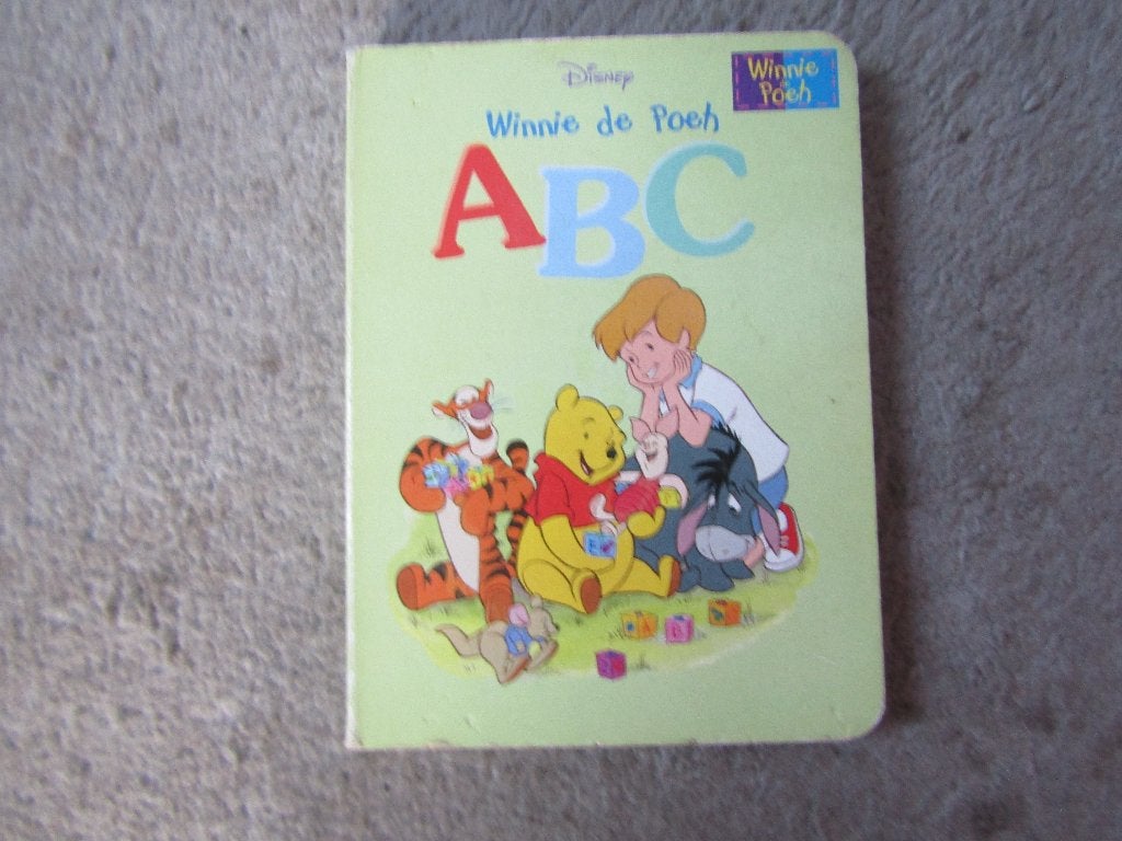 Boek: Winnie de Poeh - ABC, Boeken, Ophalen of Verzenden, Gelezen, Disney, Fictie algemeen
