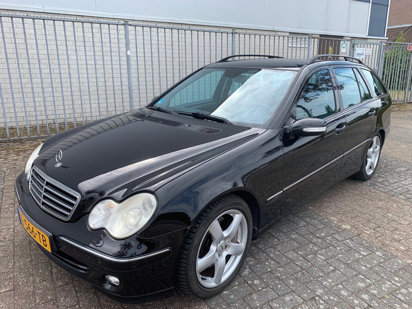 Mercedes C230 KOMPRESSOR LEDER XENON PDC NIEUWE APK 2005, Cruise Control, 1440 kg, Zwart, 1796 cc