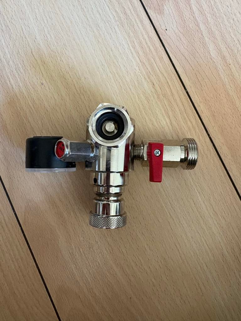 CO2 valve, Ophalen of Verzenden, Zo goed als nieuw, CO₂-systeem