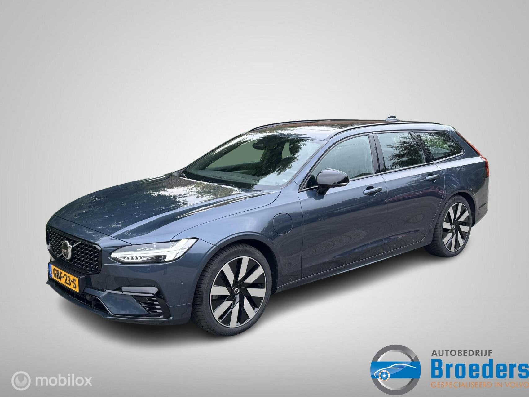Volvo V90 2.0 T6 Plug-in hybrid AWD Plus Dark, Auto's, Automaat, Euro 6, 4 cilinders, 1969 cc