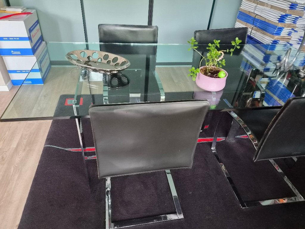 z Laurens Fisher  glazen tafel met chroom  onderstel, Huis en Inrichting, Tafels | Bijzettafels, Ophalen of Verzenden, 75 cm of meer