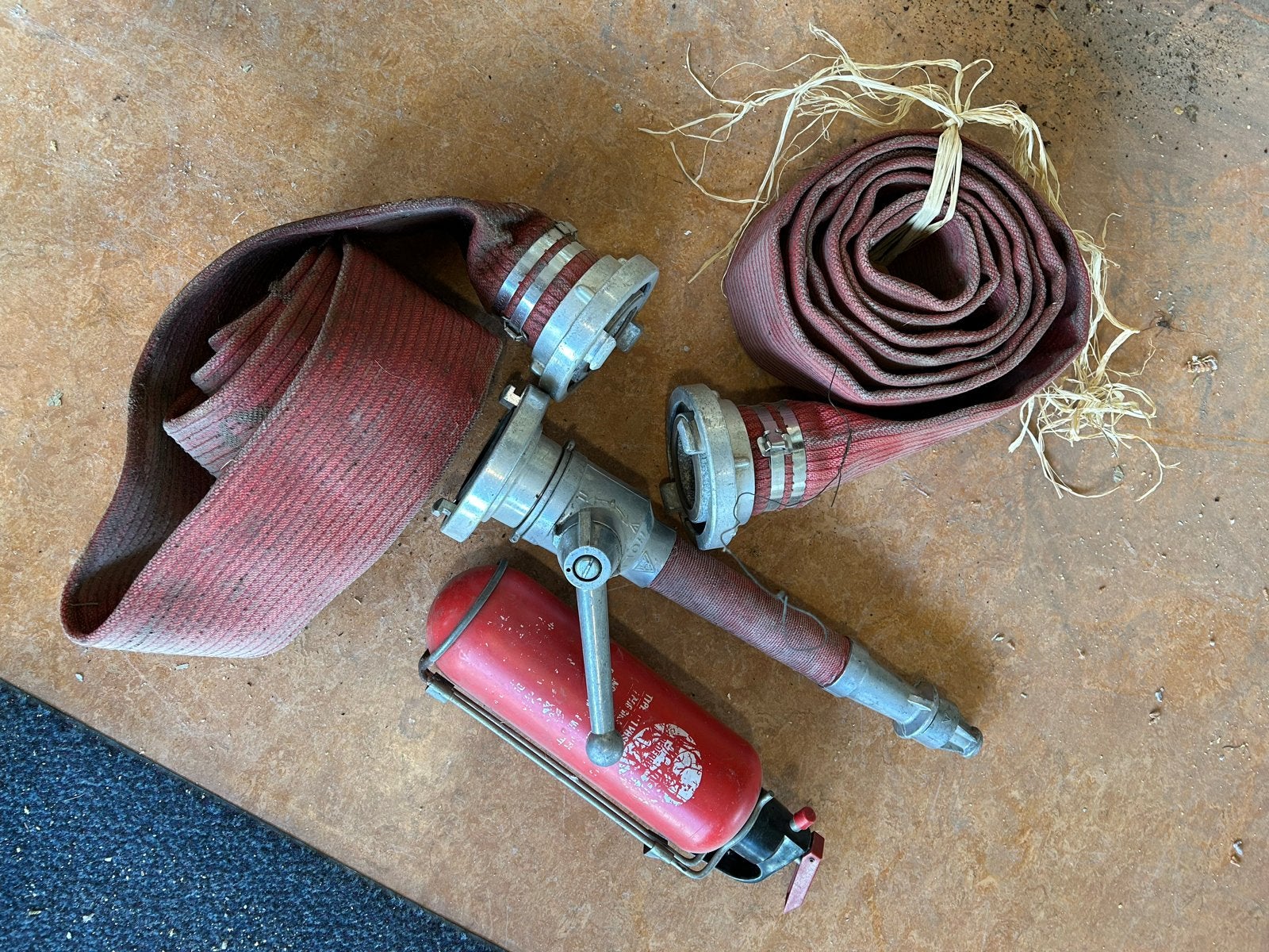 Vintage Brandweerslang met Straalpijp en Brandblusser, Ophalen, Gebruikt, Brandblusser