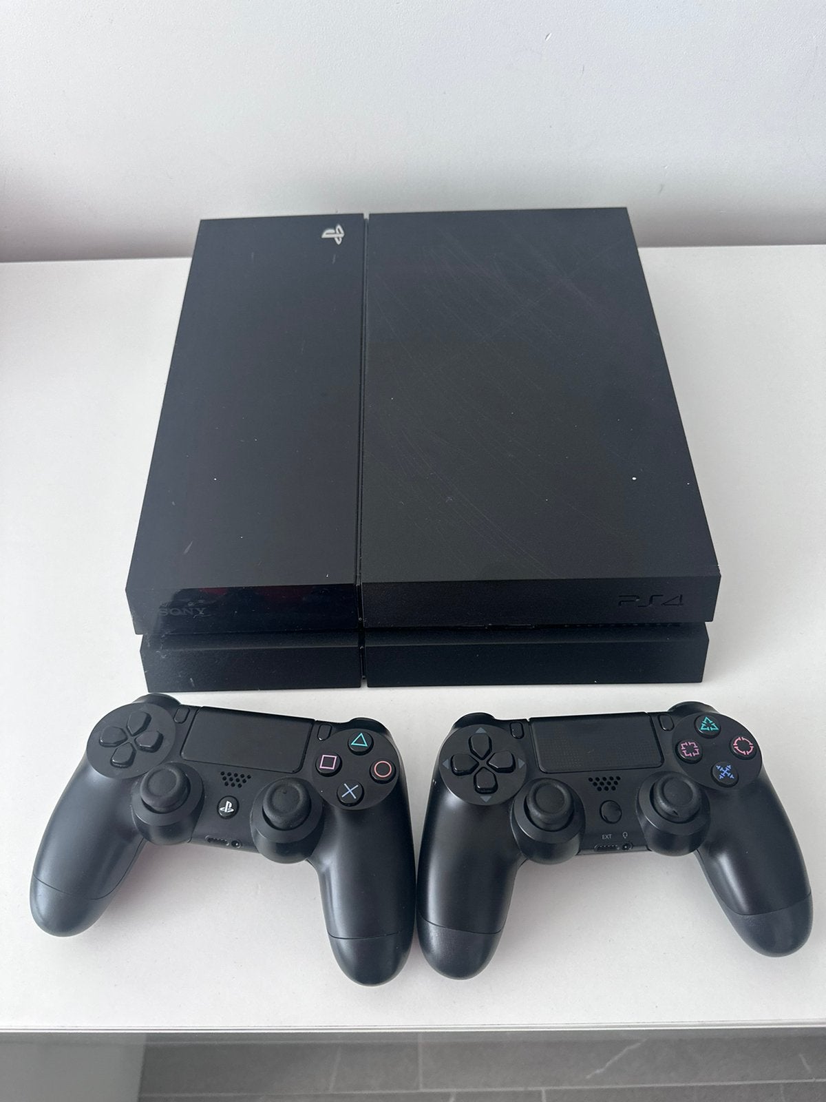 PS4 met 7 games en 2 controllers, Ophalen of Verzenden, Gebruikt, Zwart, Met games
