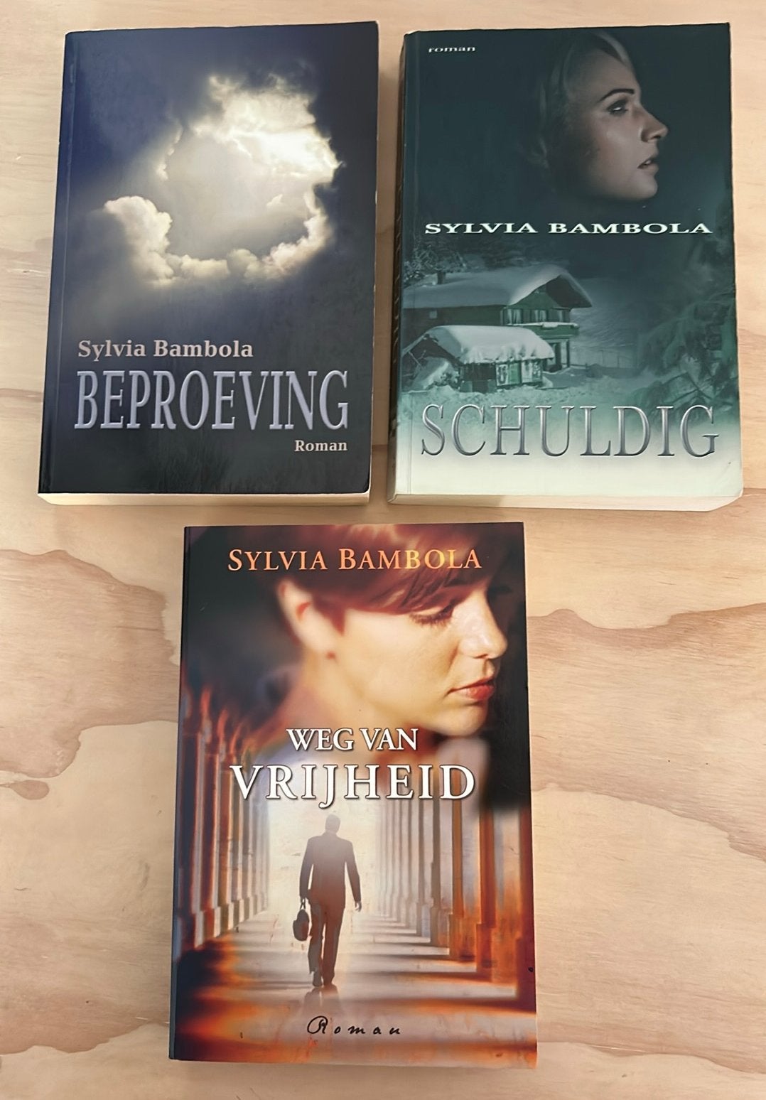 3x Sylvia Bambola :Beproeving, Schuldig, Weg van Vrijheid, Ophalen of Verzenden, Gelezen, Nederland
