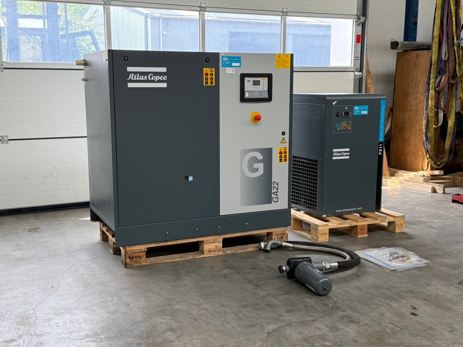 Atlas Copco GA22 22Kw schroefcompressor met luchtdroger, Ophalen, 800 liter/min of meer, Dimatech, 100 liter of meer