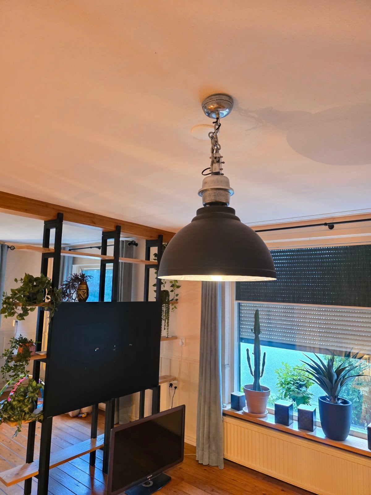 Industriële Hanglamp - Zwart Metaal met E27 Fitting, Gebruikt, Metaal, Industrieel, E27 (groot)