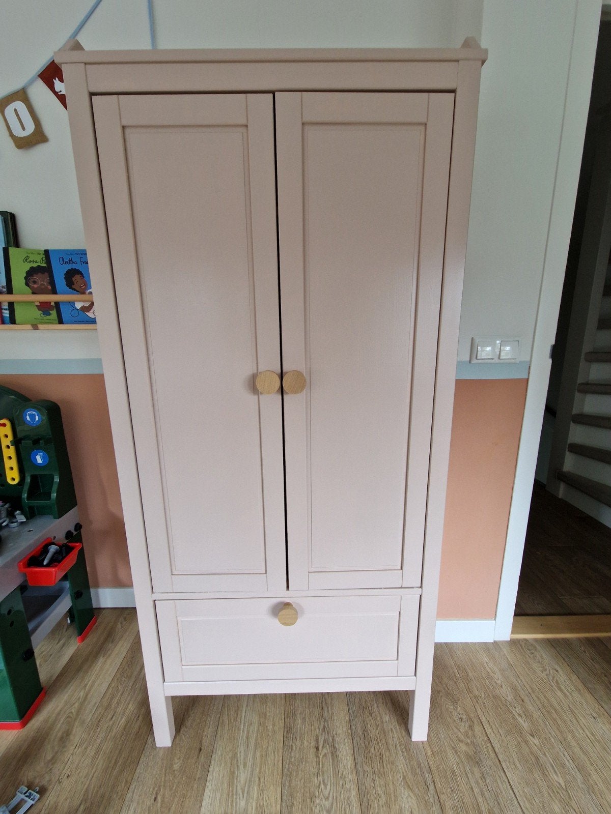 Roze kinderkast (gratis), Ophalen, Gebruikt, Minder dan 75 cm, 105 cm of meer