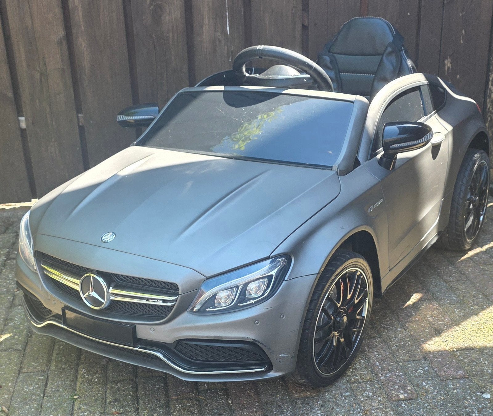 Elektrische kinderauto Mercedes Benz C63 AMG mat grijs 12V, Ophalen, Nieuw, Afstandsbediening