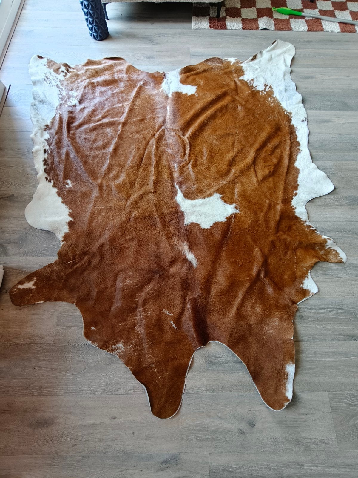 Prachtig bruin-wit koeienhuid vloerkleed, Natuurlijk, Rustiek, Modern, 100 tot 150 cm, Ophalen of Verzenden, Zo goed als nieuw