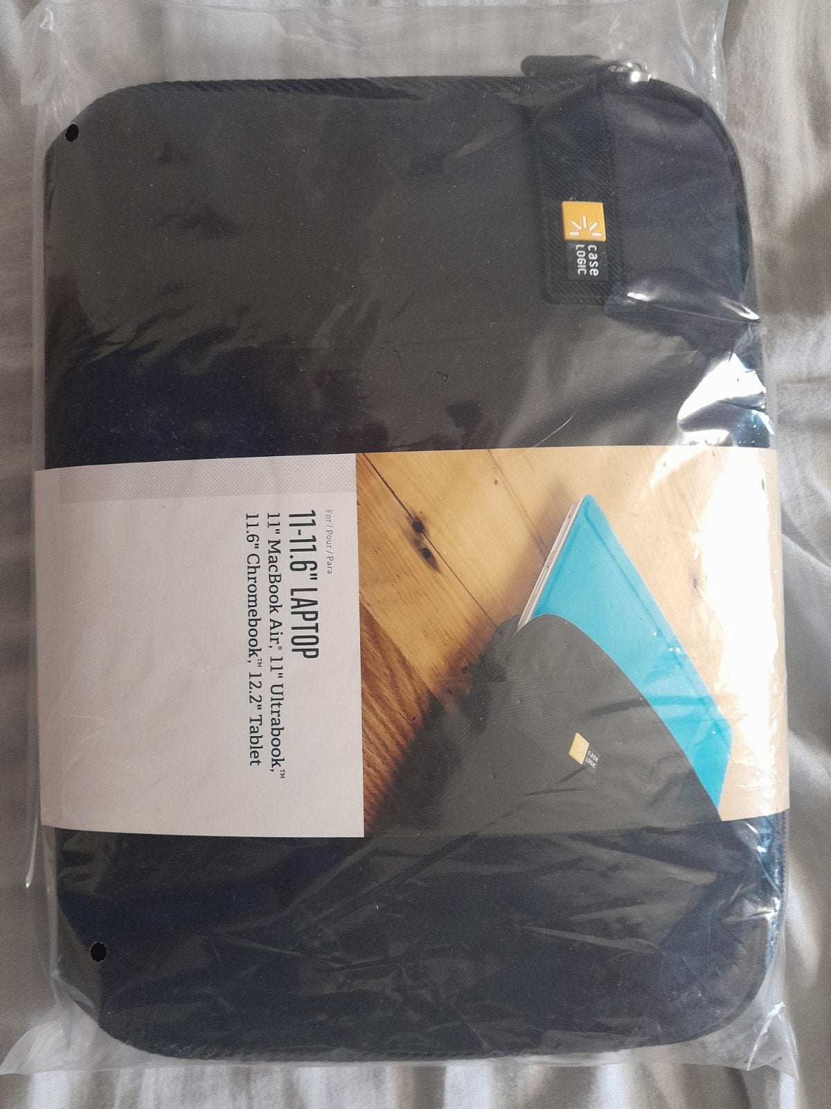 te koop laptop hoes, Ophalen, 12 inch of minder, Nieuw, Case Logic