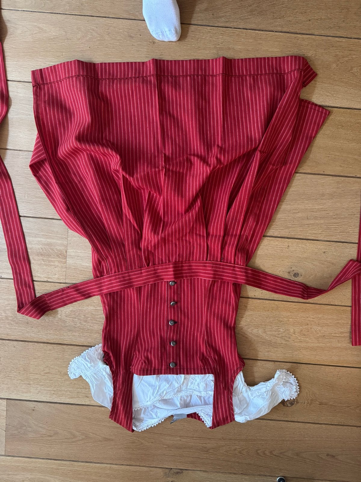 Officiele Dirndl jurk rood met wit gestreept en witte blouse, Ophalen of Verzenden, Zo goed als nieuw, Knielengte, Maat 36 (S)