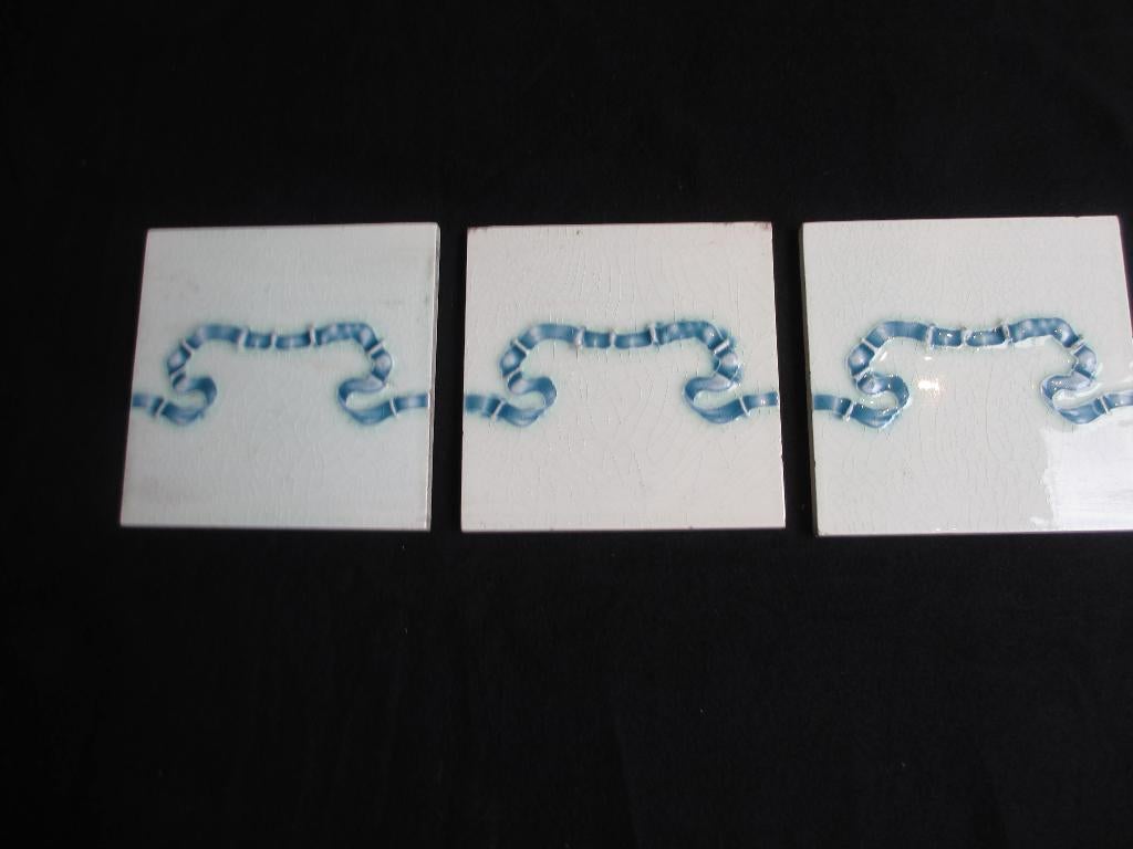 3 mooie antieke tegels 15x15 art deco reliëf tegels izgst, Antiek en Kunst, Ophalen of Verzenden