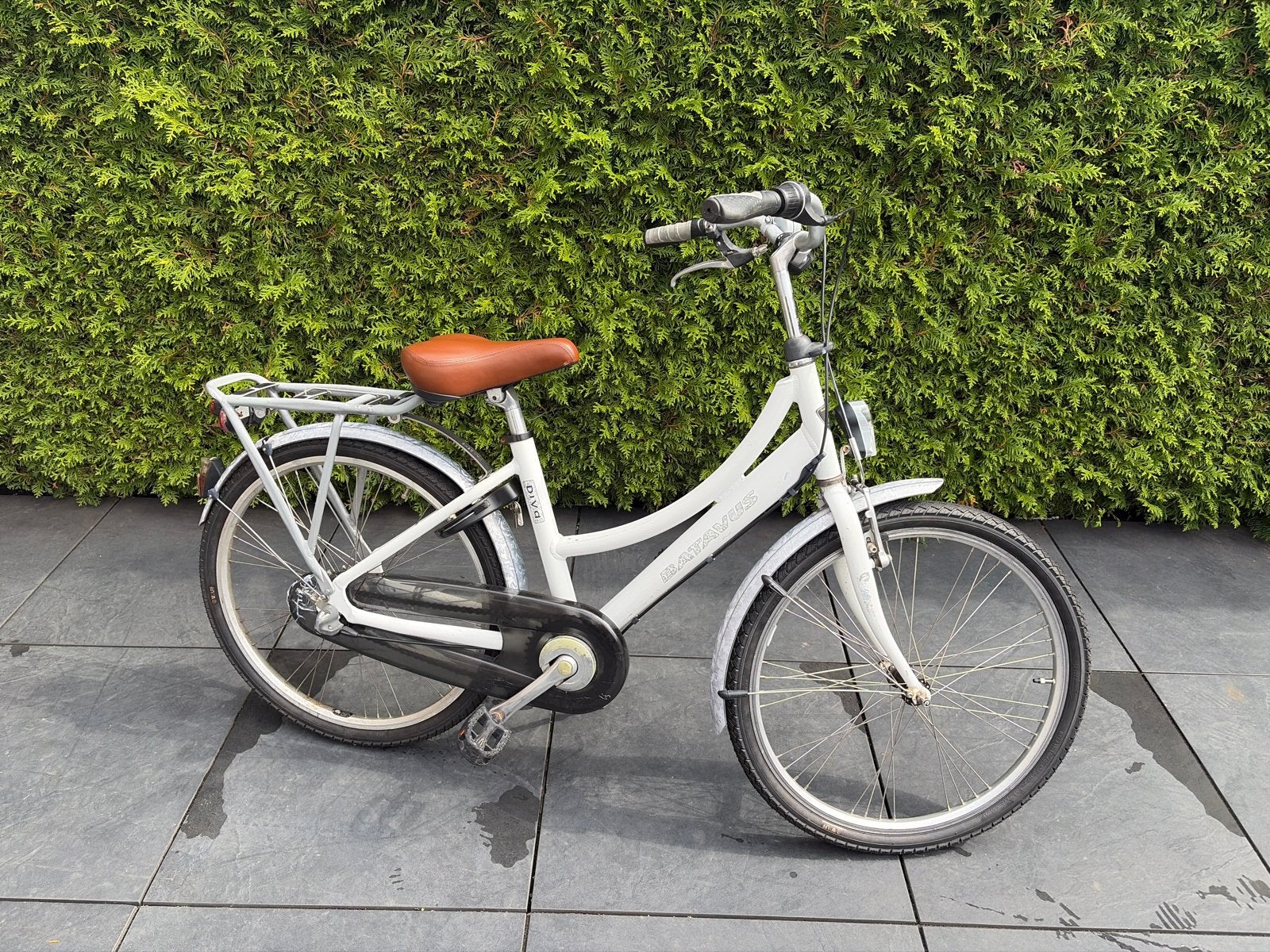 24 inch meisjesfiets Batavus Diva wit met bruin zadel, Fietsen en Brommers, Fietsen | Dames | Damesfietsen, Ophalen, Terugtraprem