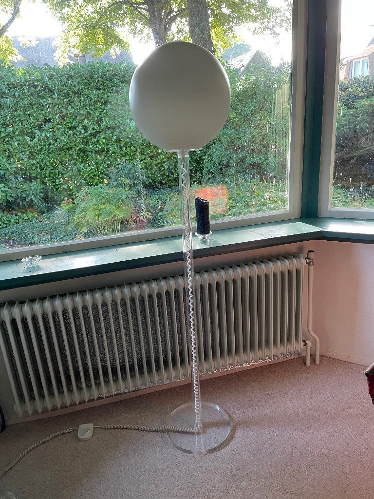 design staande lamp, kleur bol wit, voet perspex, Huis en Inrichting, Ophalen, Modern design, Gebruikt, E27 (groot)