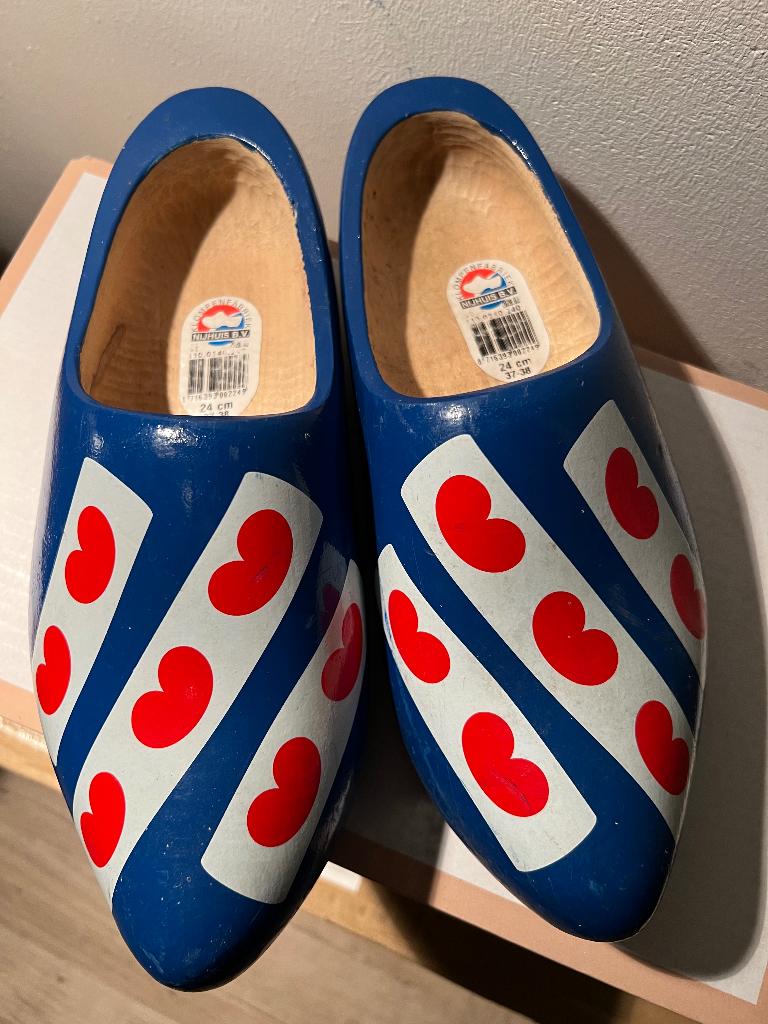 Friese klompen maat 37-38, Kleding | Heren, Schoenen, Ophalen of Verzenden, Nieuw, Zwart, Klompen